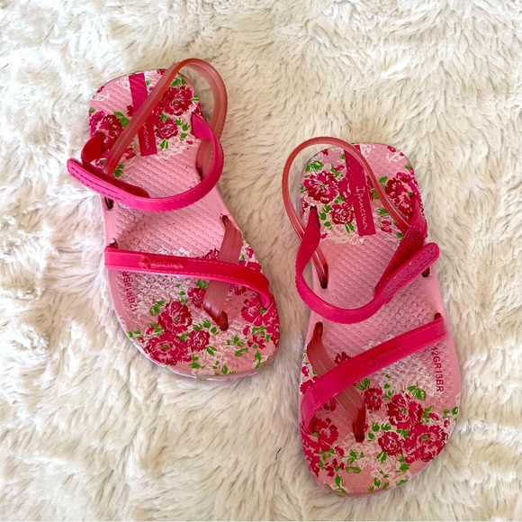 Baby Ipanema pink sandals size 7. - Picture 2 of 6